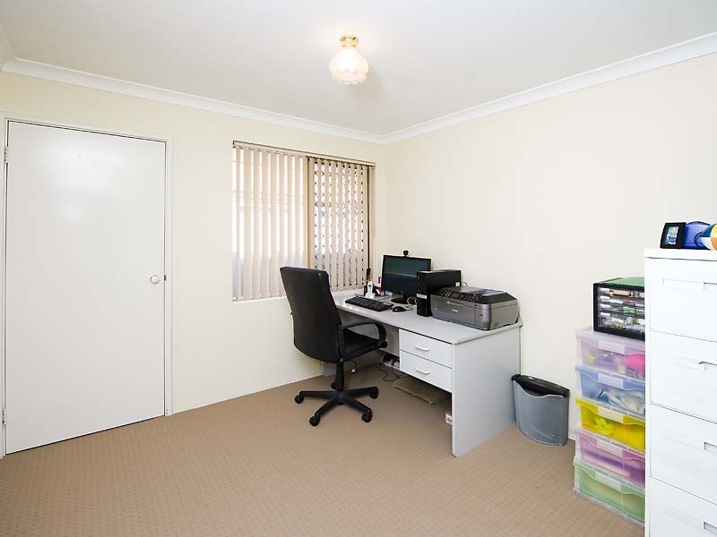 2 Foreshore Entrance, Wilson WA 6107