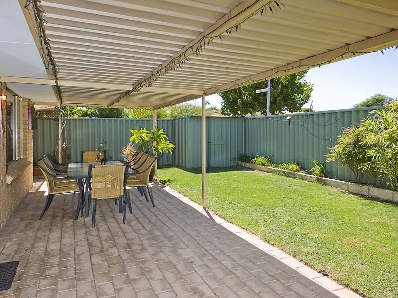 2 Foreshore Entrance, Wilson WA 6107