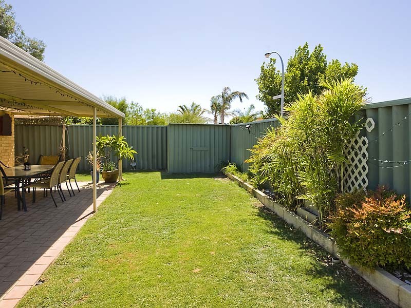 2 Foreshore Entrance, Wilson WA 6107