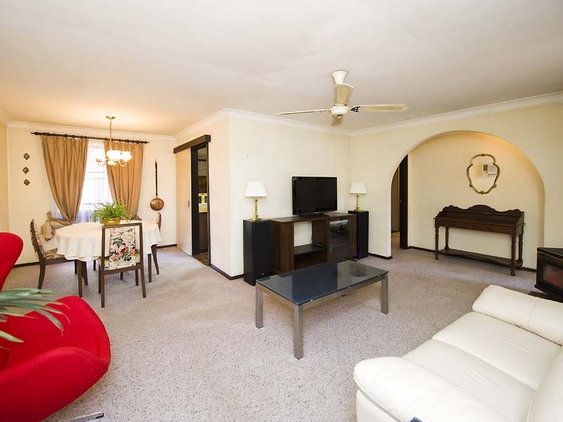 87  Clydesdale street, Como WA 6152