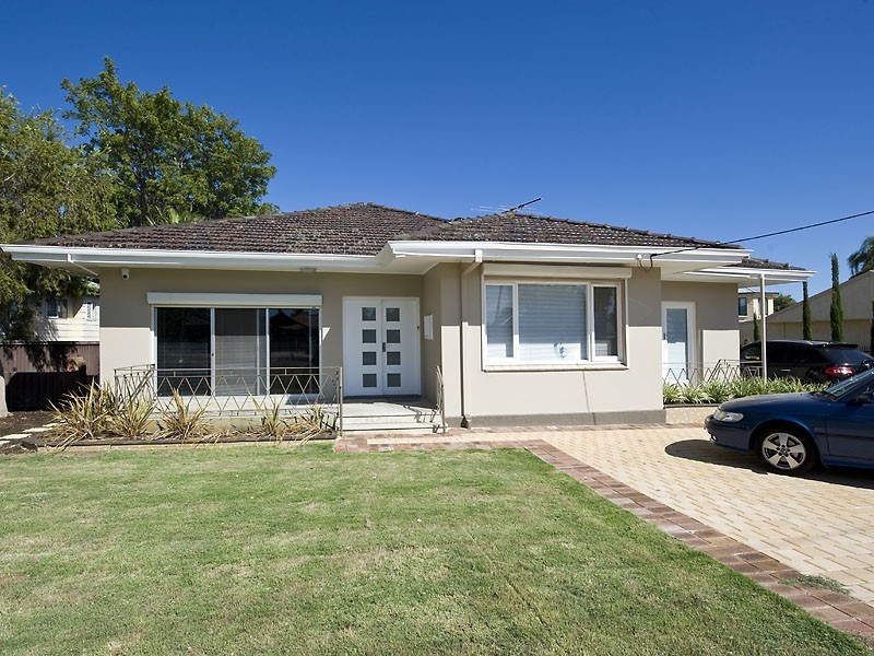 31 Leach Avenue, Riverton WA 6148