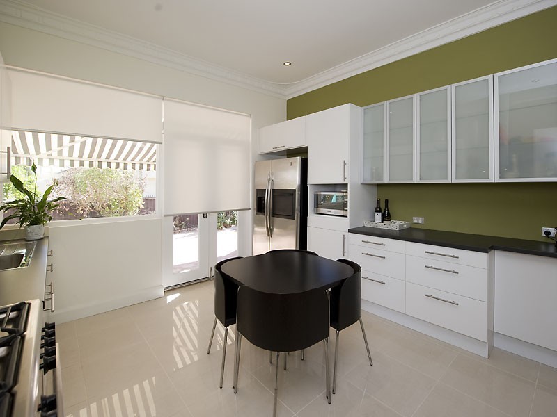 31 Leach Avenue, Riverton WA 6148