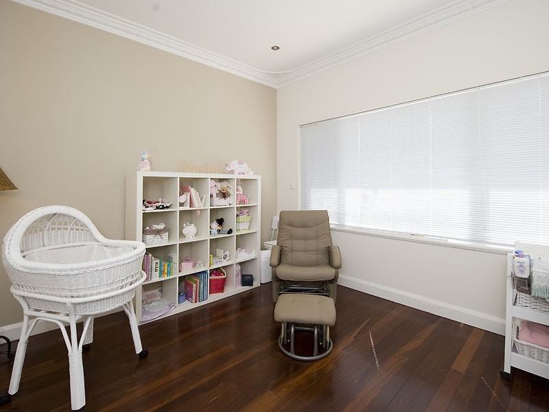 31 Leach Avenue, Riverton WA 6148