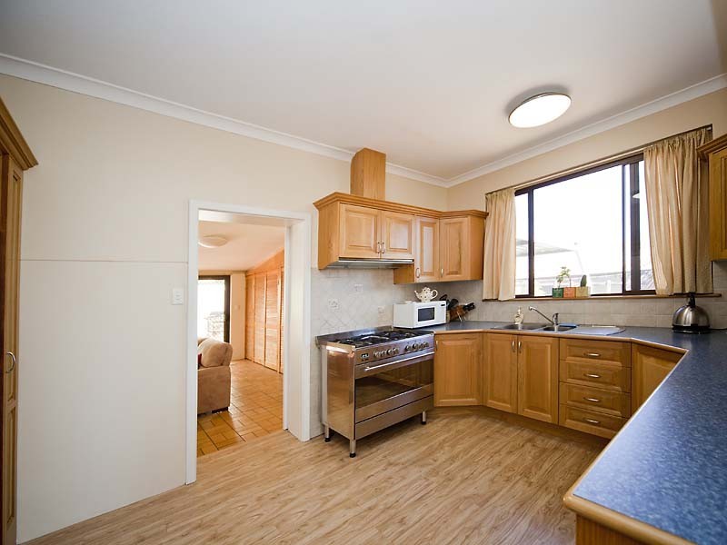 59 Hopkinson Way, Wilson WA 6107