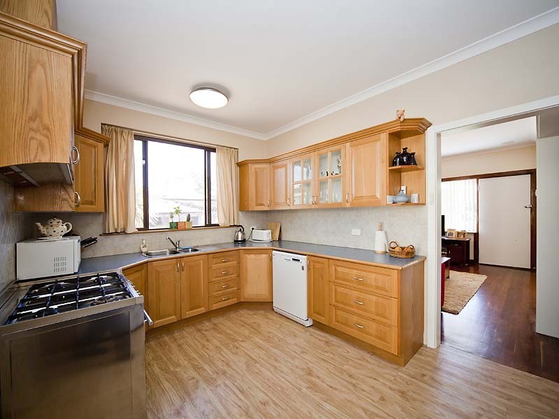 59 Hopkinson Way, Wilson WA 6107