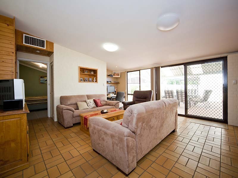 59 Hopkinson Way, Wilson WA 6107
