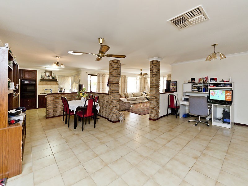 304 Railway Parade, East Cannington WA 6107