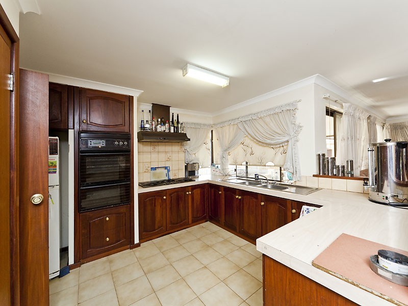 304 Railway Parade, East Cannington WA 6107