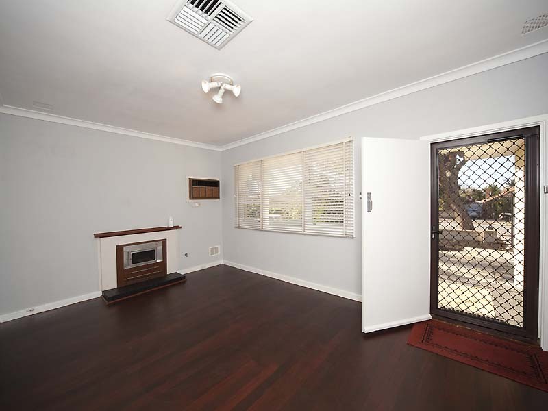 19 Teaguer Street, Wilson WA 6107