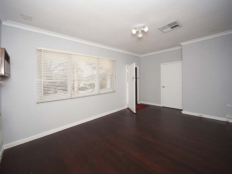 19 Teaguer Street, Wilson WA 6107