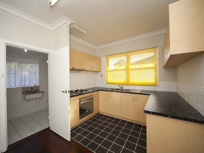 19 Teaguer Street, Wilson WA 6107