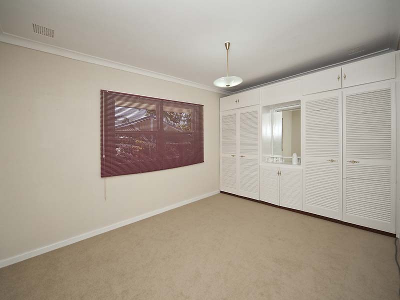 19 Teaguer Street, Wilson WA 6107