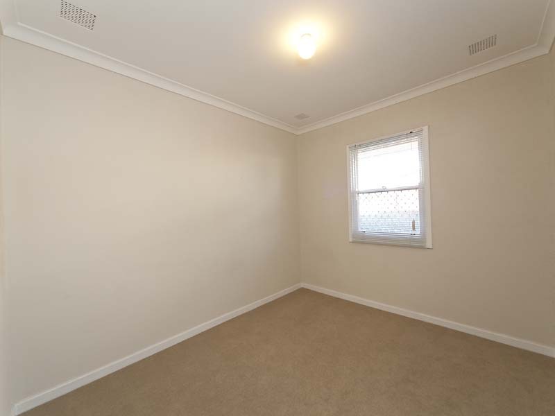 19 Teaguer Street, Wilson WA 6107