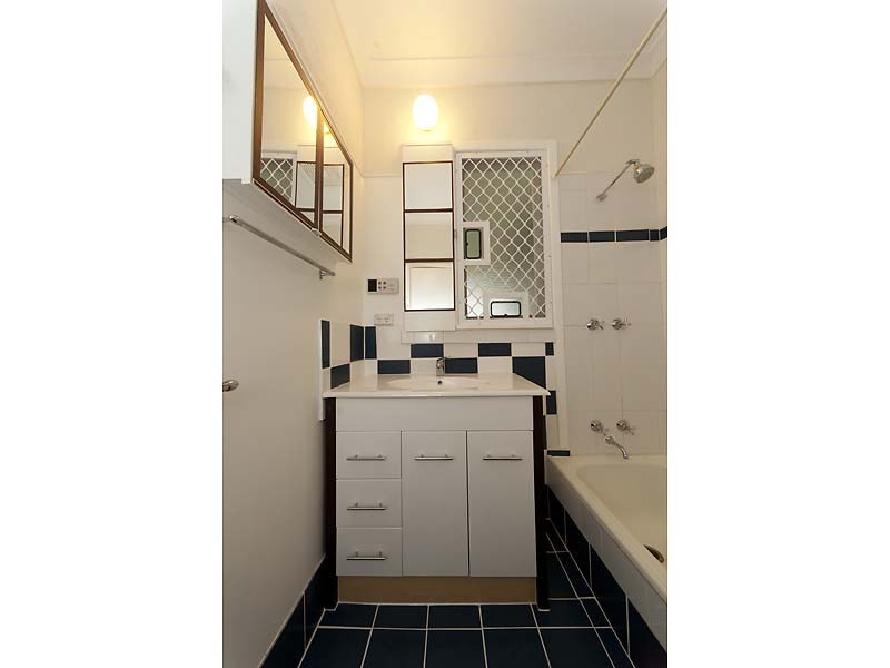 19 Teaguer Street, Wilson WA 6107