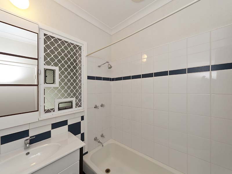 19 Teaguer Street, Wilson WA 6107