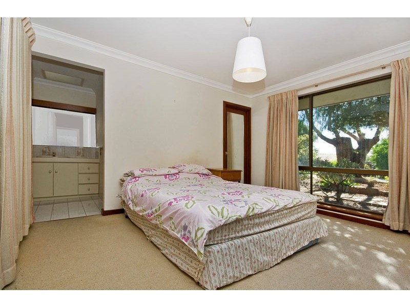 25 Surrey Road, Wilson WA 6107
