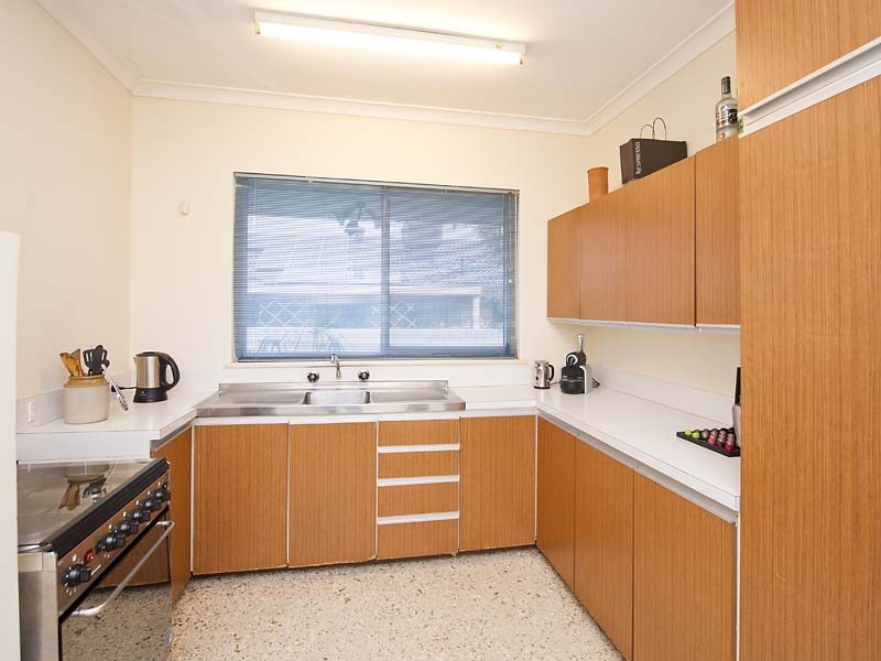 8  Coulson Street, Wilson WA 6107