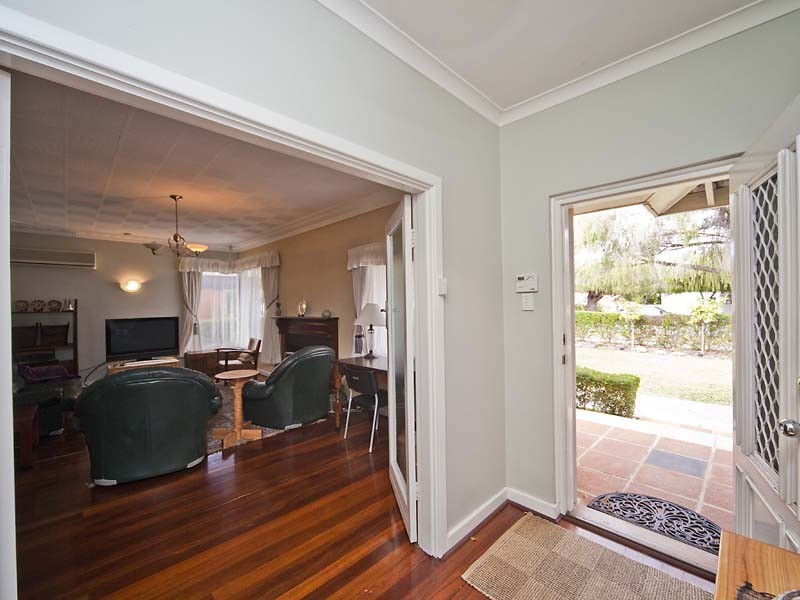 47A Victoria Street, St James WA 6102