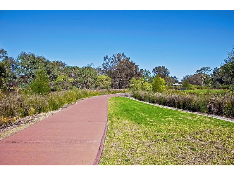 2 Farrawa Close, Cannington WA 6107