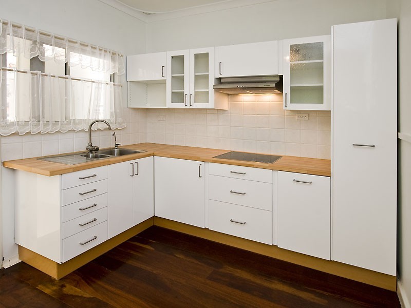 128 Barbican Street East, Shelley WA 6148