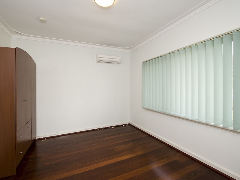 128 Barbican Street East, Shelley WA 6148