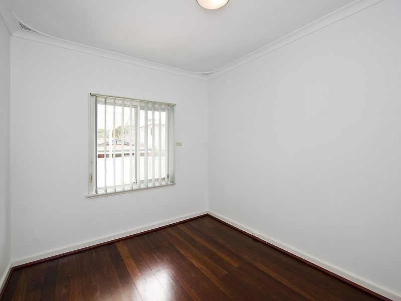 128 Barbican Street East, Shelley WA 6148