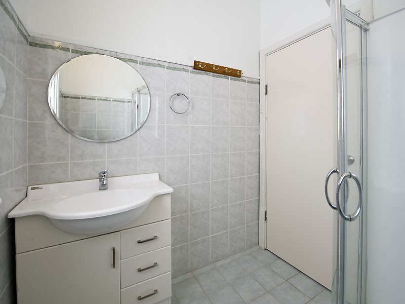 128 Barbican Street East, Shelley WA 6148