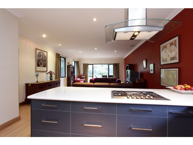 90 Hill View Terrace, St James WA 6102