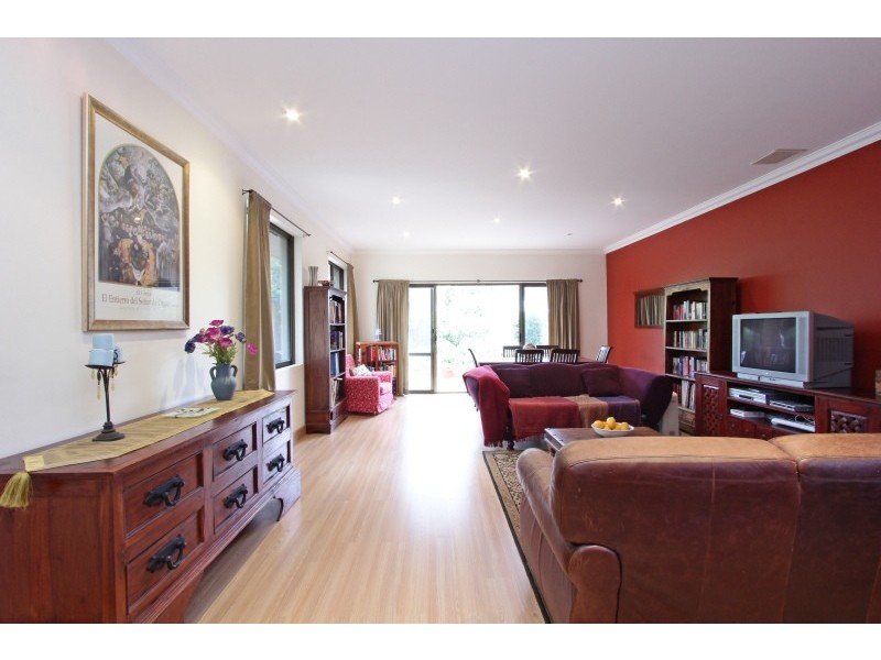 90 Hill View Terrace, St James WA 6102