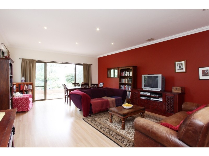 90 Hill View Terrace, St James WA 6102