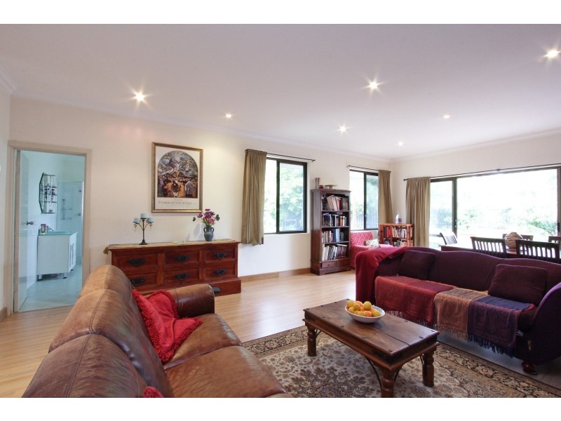 90 Hill View Terrace, St James WA 6102
