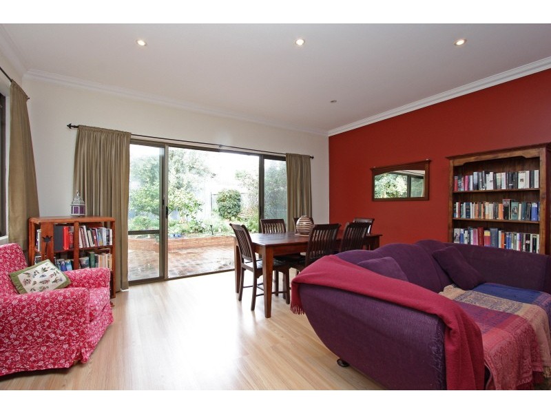 90 Hill View Terrace, St James WA 6102