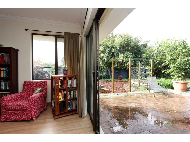 90 Hill View Terrace, St James WA 6102