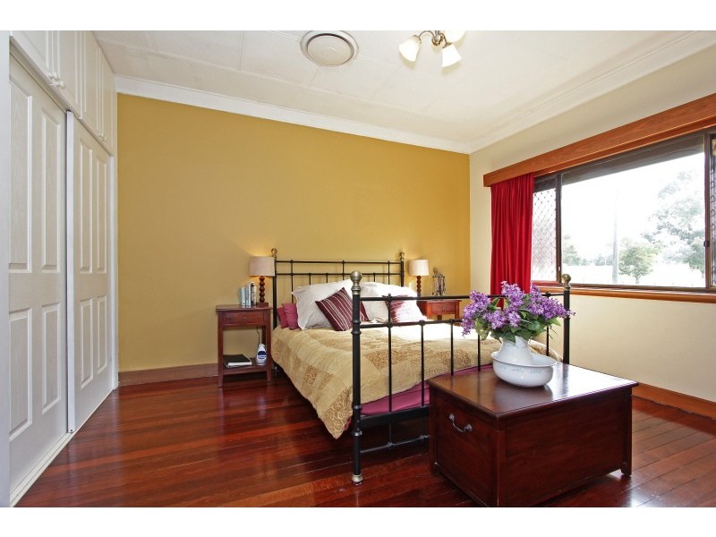 90 Hill View Terrace, St James WA 6102