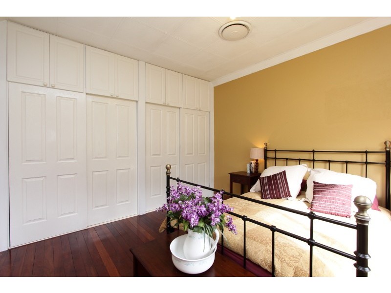 90 Hill View Terrace, St James WA 6102