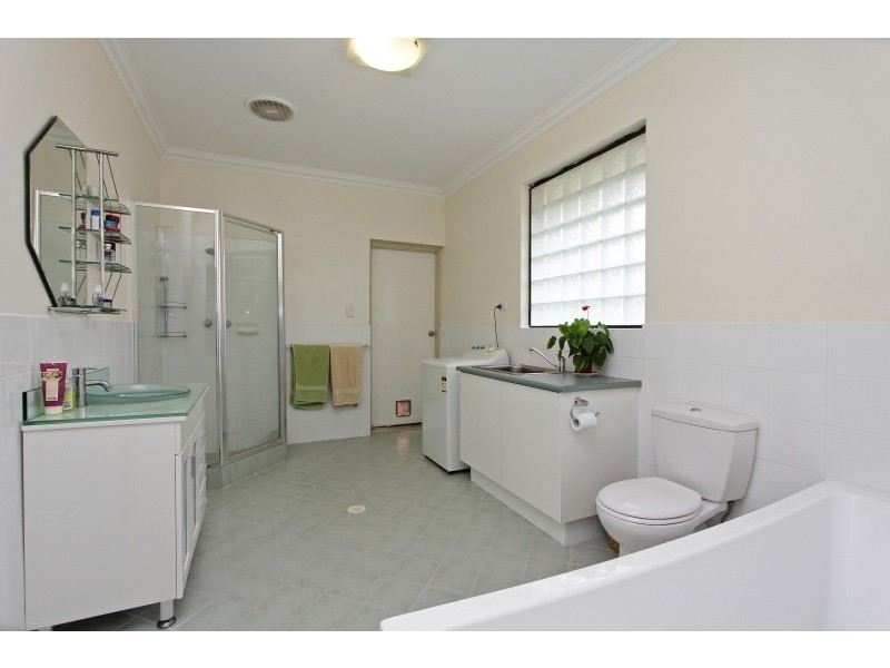 90 Hill View Terrace, St James WA 6102