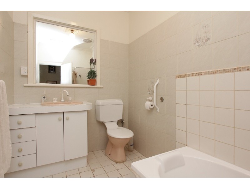 90 Hill View Terrace, St James WA 6102