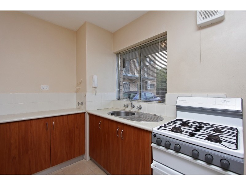 4/1045 Albany Highway, St James WA 6102