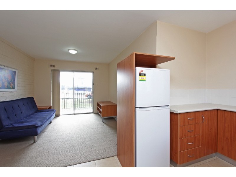 4/1045 Albany Highway, St James WA 6102