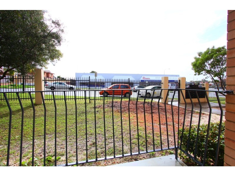 4/1045 Albany Highway, St James WA 6102