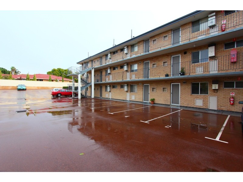 4/1045 Albany Highway, St James WA 6102