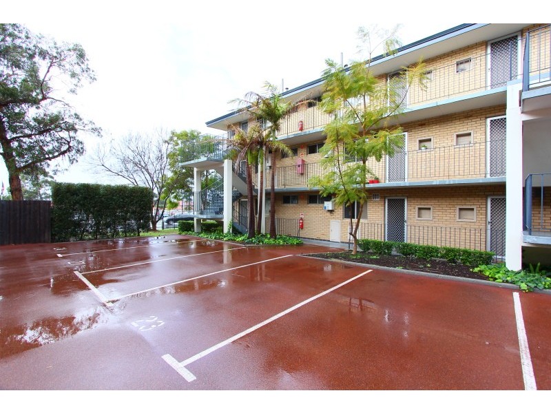 4/1045 Albany Highway, St James WA 6102