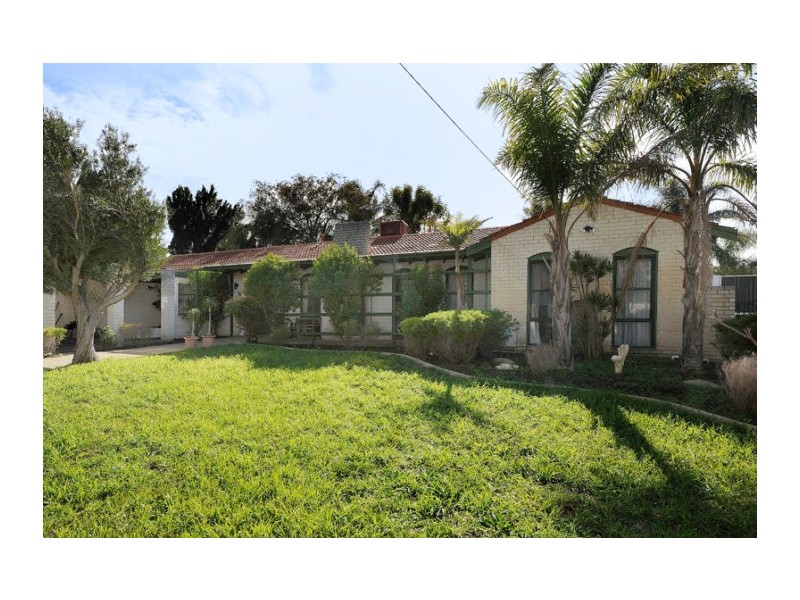25 Abercorn Road, Forrestfield WA 6058