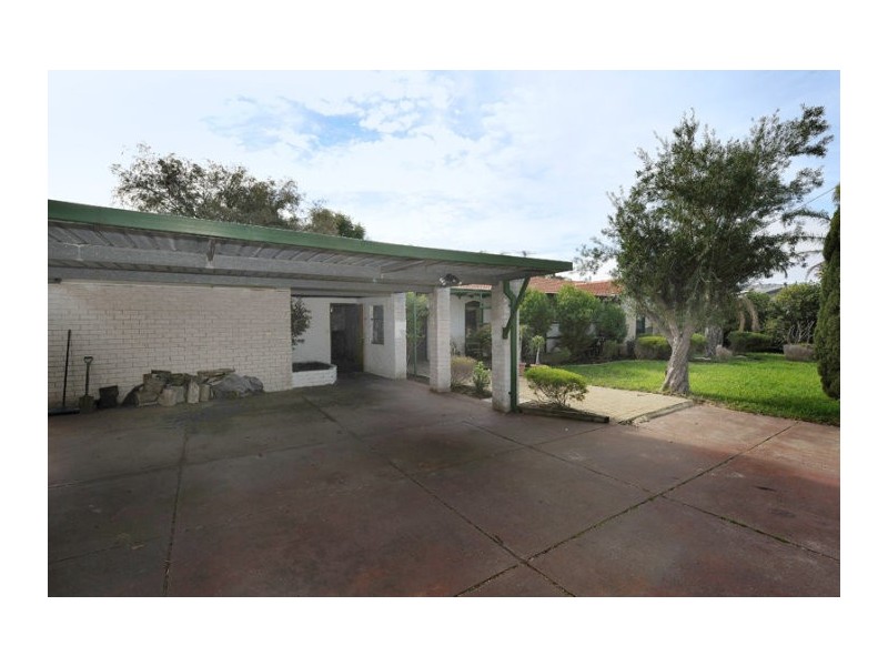 25 Abercorn Road, Forrestfield WA 6058