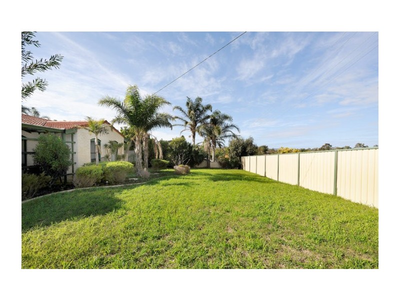 25 Abercorn Road, Forrestfield WA 6058