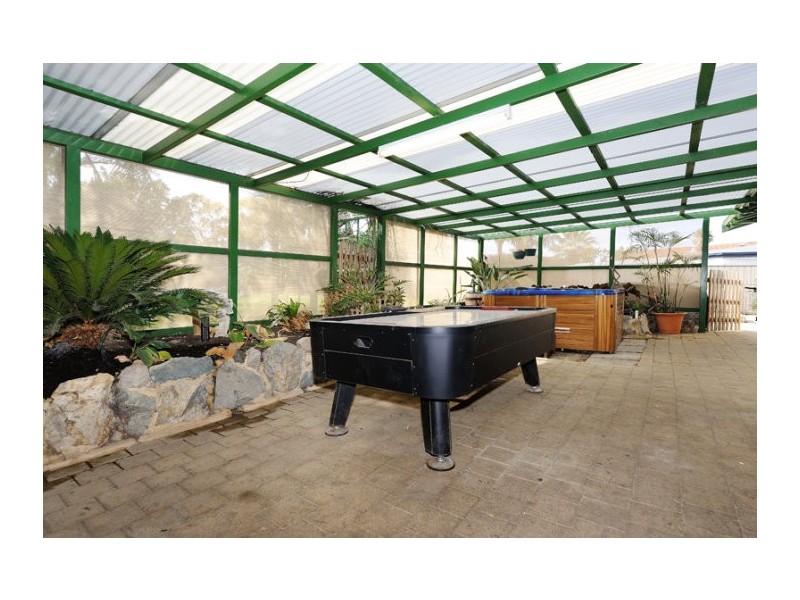 25 Abercorn Road, Forrestfield WA 6058