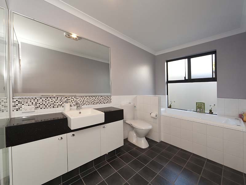 42A Hooson Way, Wilson WA 6107