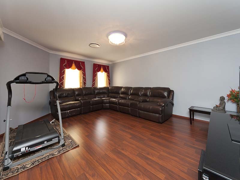 42A Hooson Way, Wilson WA 6107