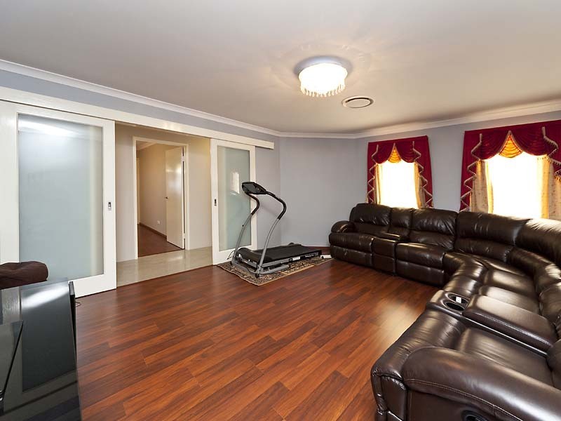 42A Hooson Way, Wilson WA 6107