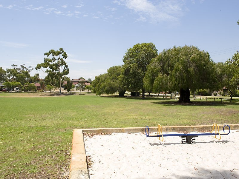 44B Andrews Road, Wilson WA 6107